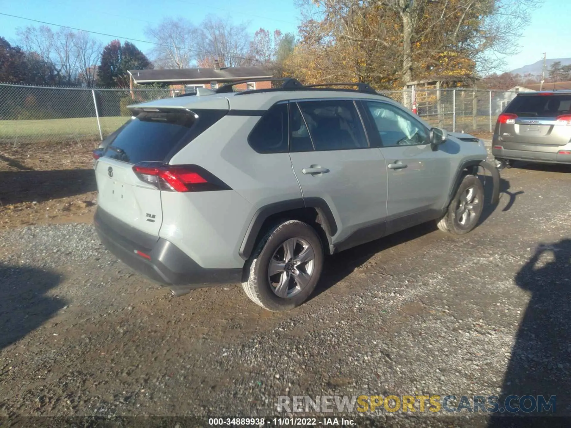 4 Photograph of a damaged car 2T3P1RFV5NW260075 TOYOTA RAV4 2022