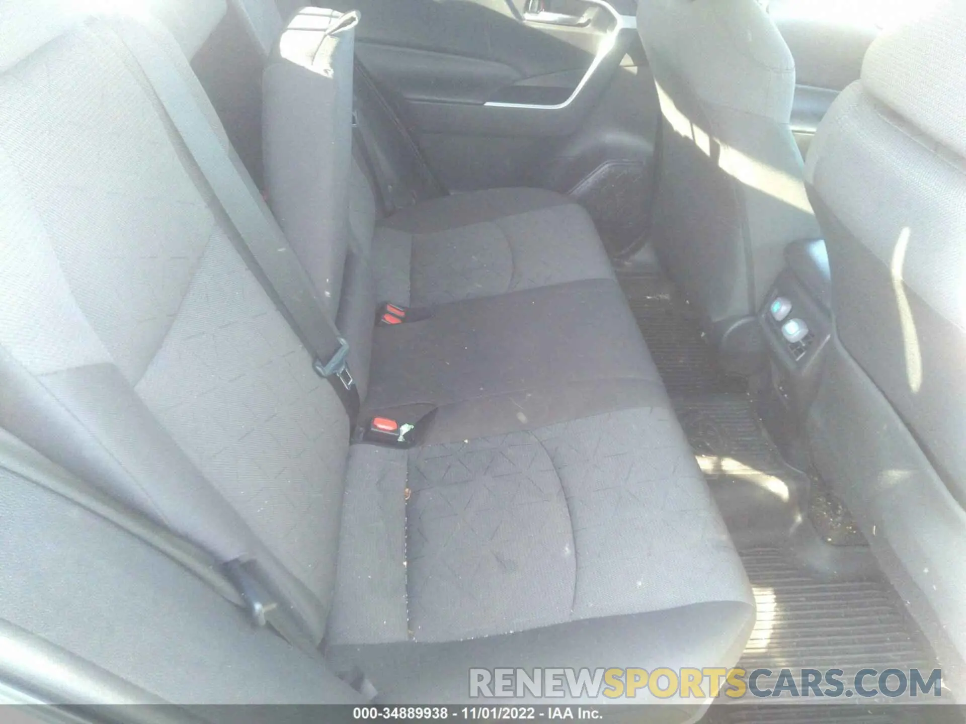 8 Photograph of a damaged car 2T3P1RFV5NW260075 TOYOTA RAV4 2022