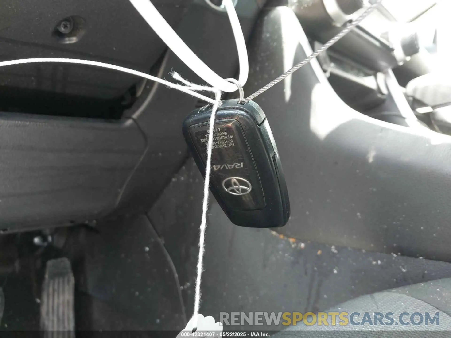 11 Photograph of a damaged car 2T3P1RFV5NW260495 TOYOTA RAV4 2022
