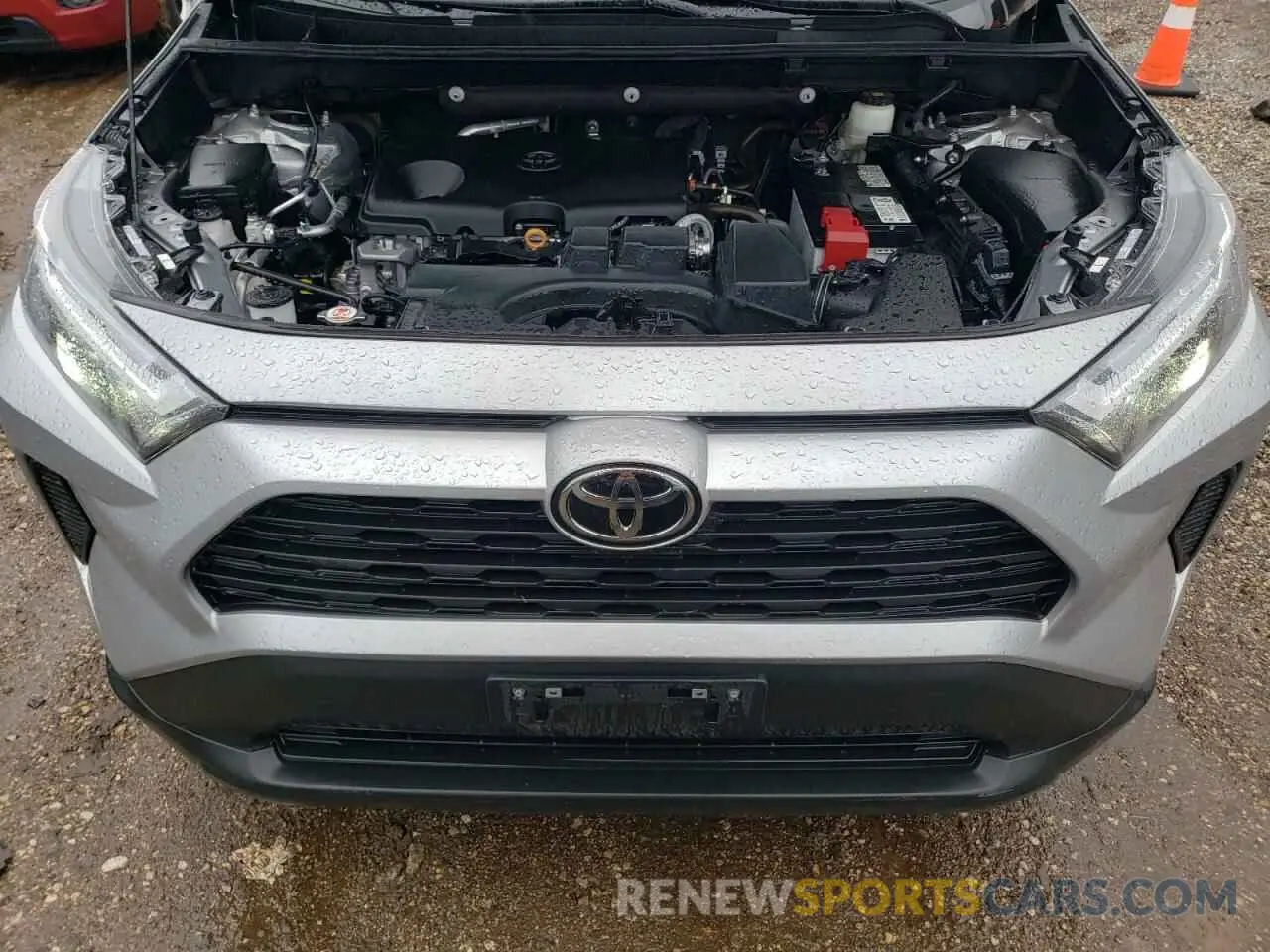 11 Photograph of a damaged car 2T3P1RFV5NW260805 TOYOTA RAV4 2022