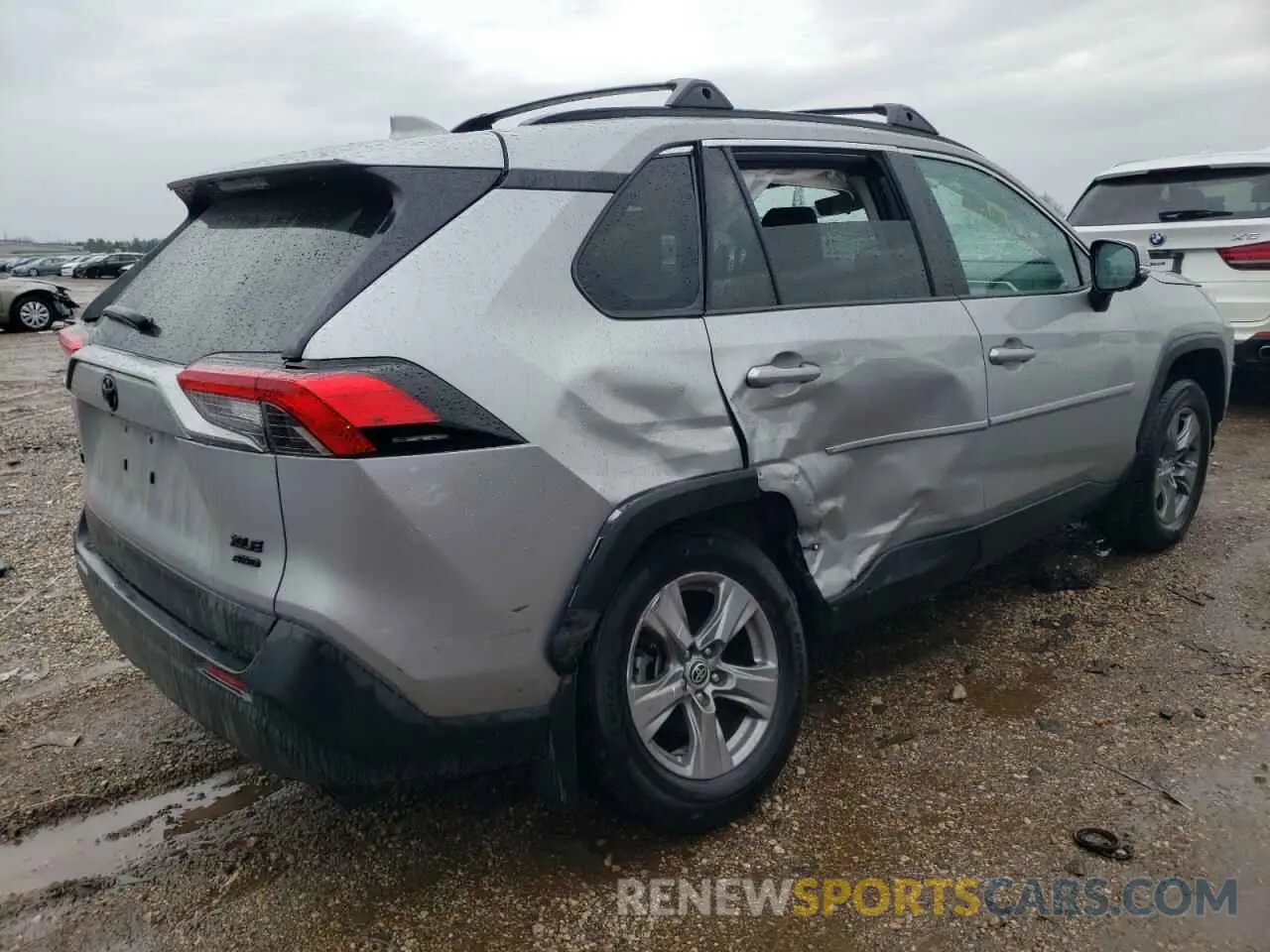 3 Photograph of a damaged car 2T3P1RFV5NW260805 TOYOTA RAV4 2022