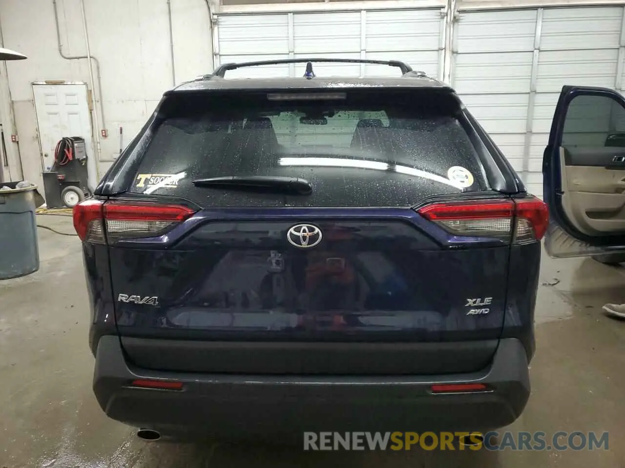 6 Photograph of a damaged car 2T3P1RFV5NW289852 TOYOTA RAV4 2022