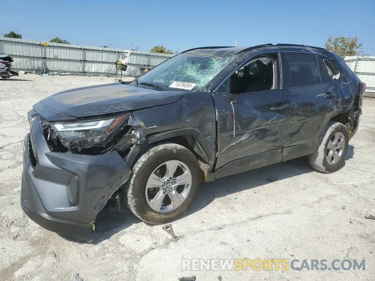 1 Photograph of a damaged car 2T3P1RFV5NW316001 TOYOTA RAV4 2022
