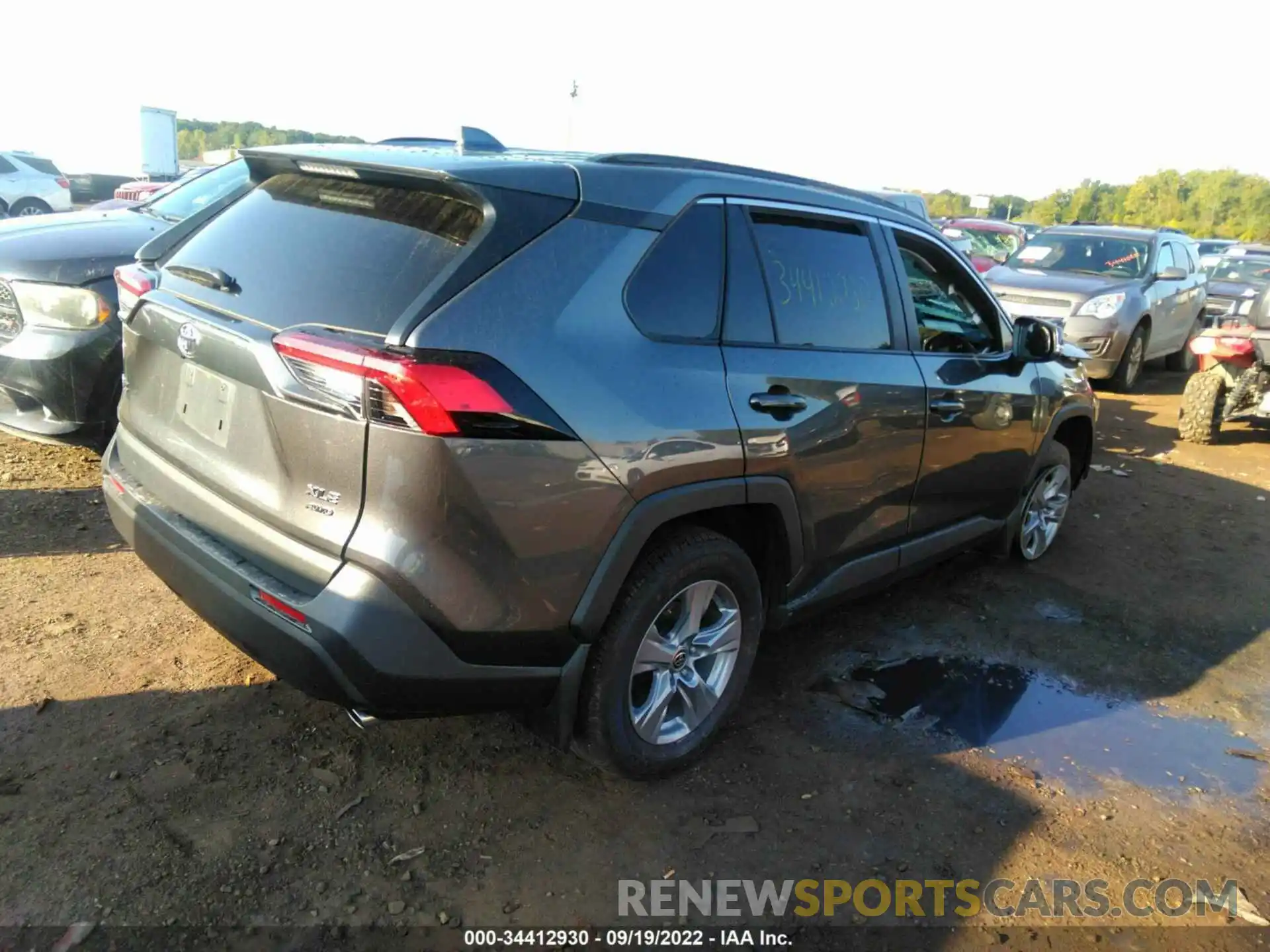 4 Photograph of a damaged car 2T3P1RFV6NC265075 TOYOTA RAV4 2022