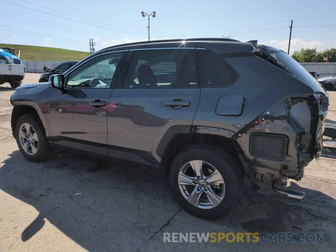 2 Photograph of a damaged car 2T3P1RFV6NC280031 TOYOTA RAV4 2022