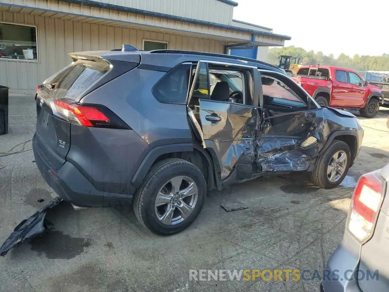 3 Photograph of a damaged car 2T3P1RFV6NC284032 TOYOTA RAV4 2022