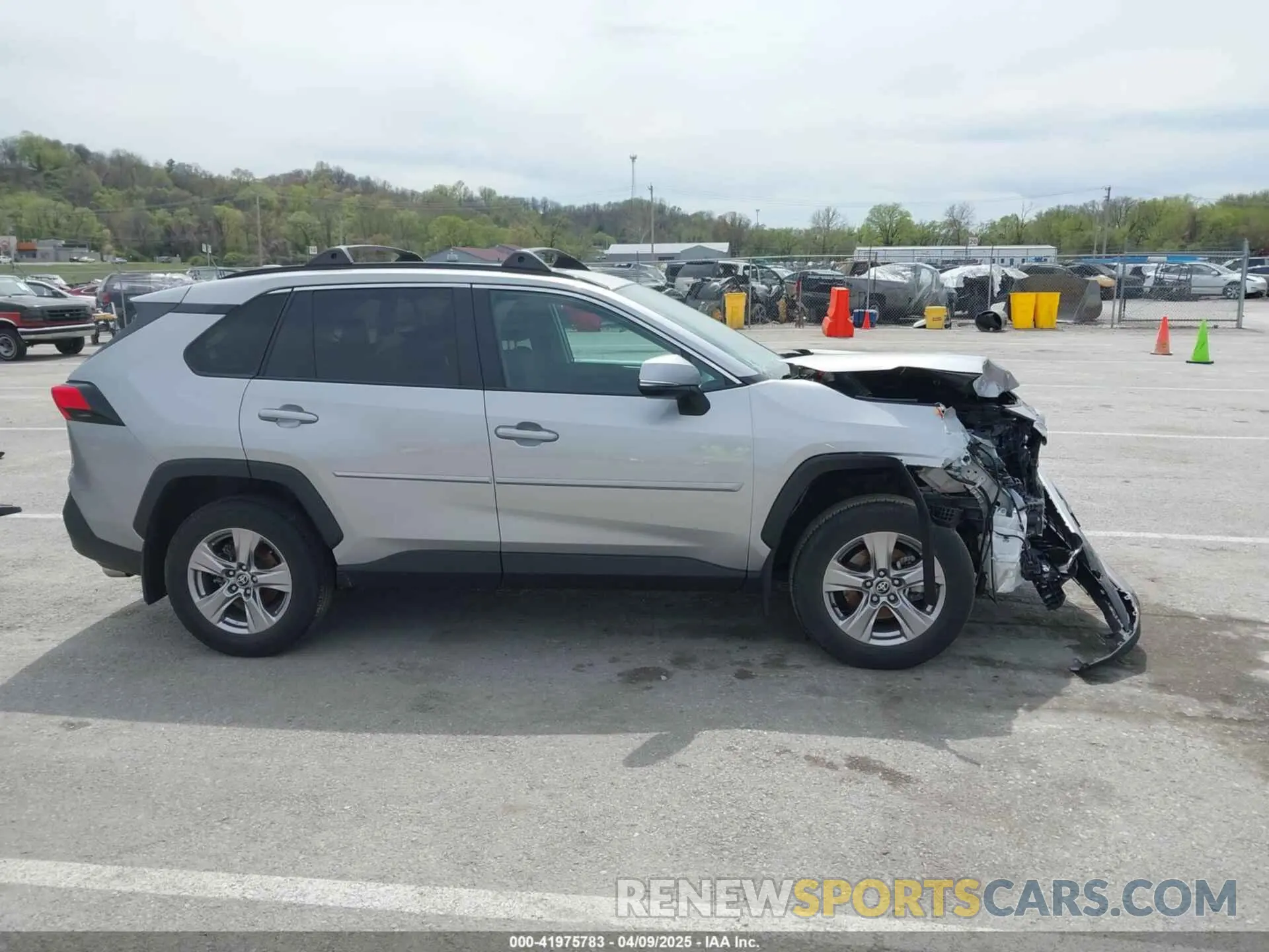 13 Photograph of a damaged car 2T3P1RFV6NC286167 TOYOTA RAV4 2022