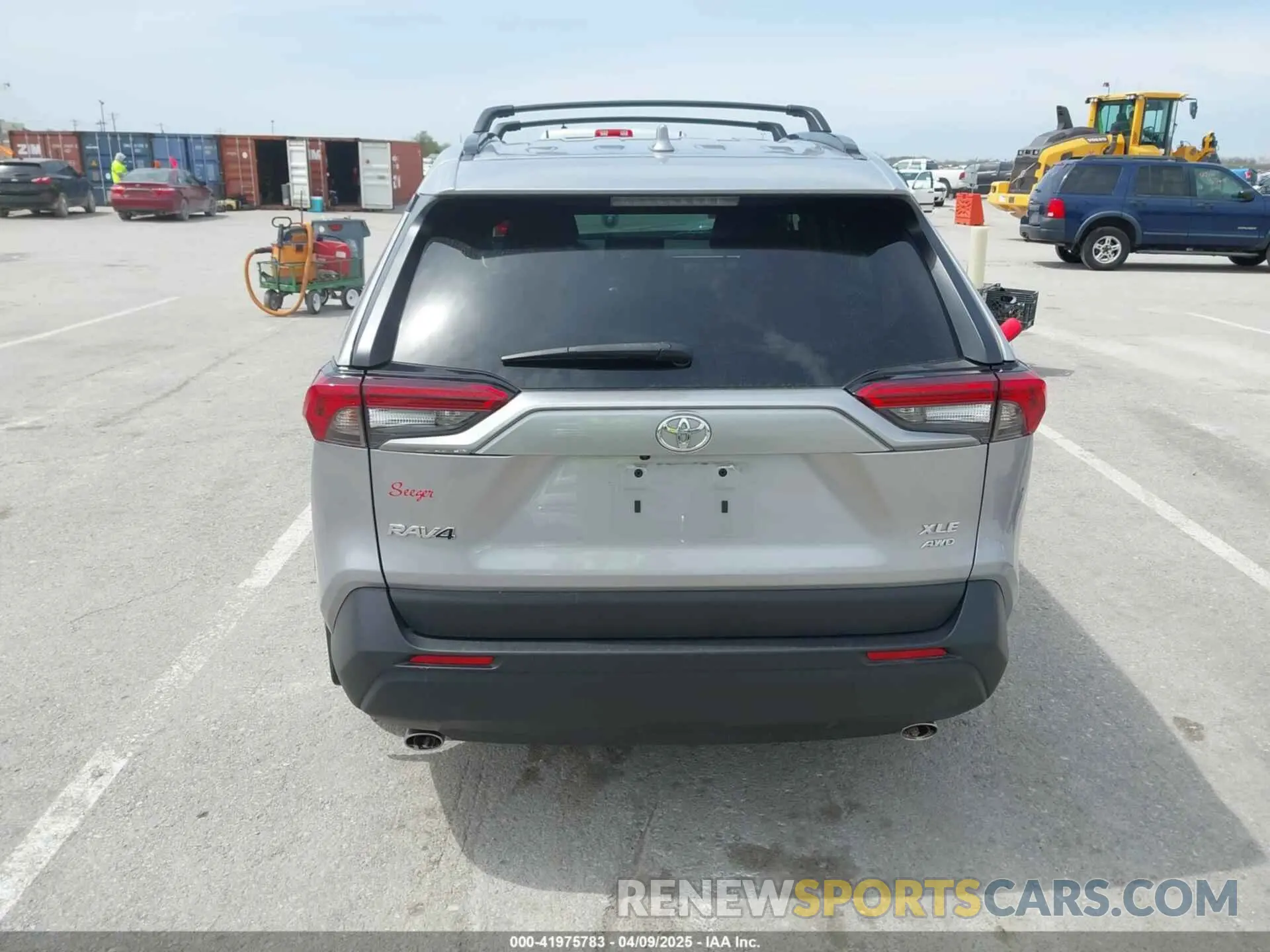16 Photograph of a damaged car 2T3P1RFV6NC286167 TOYOTA RAV4 2022