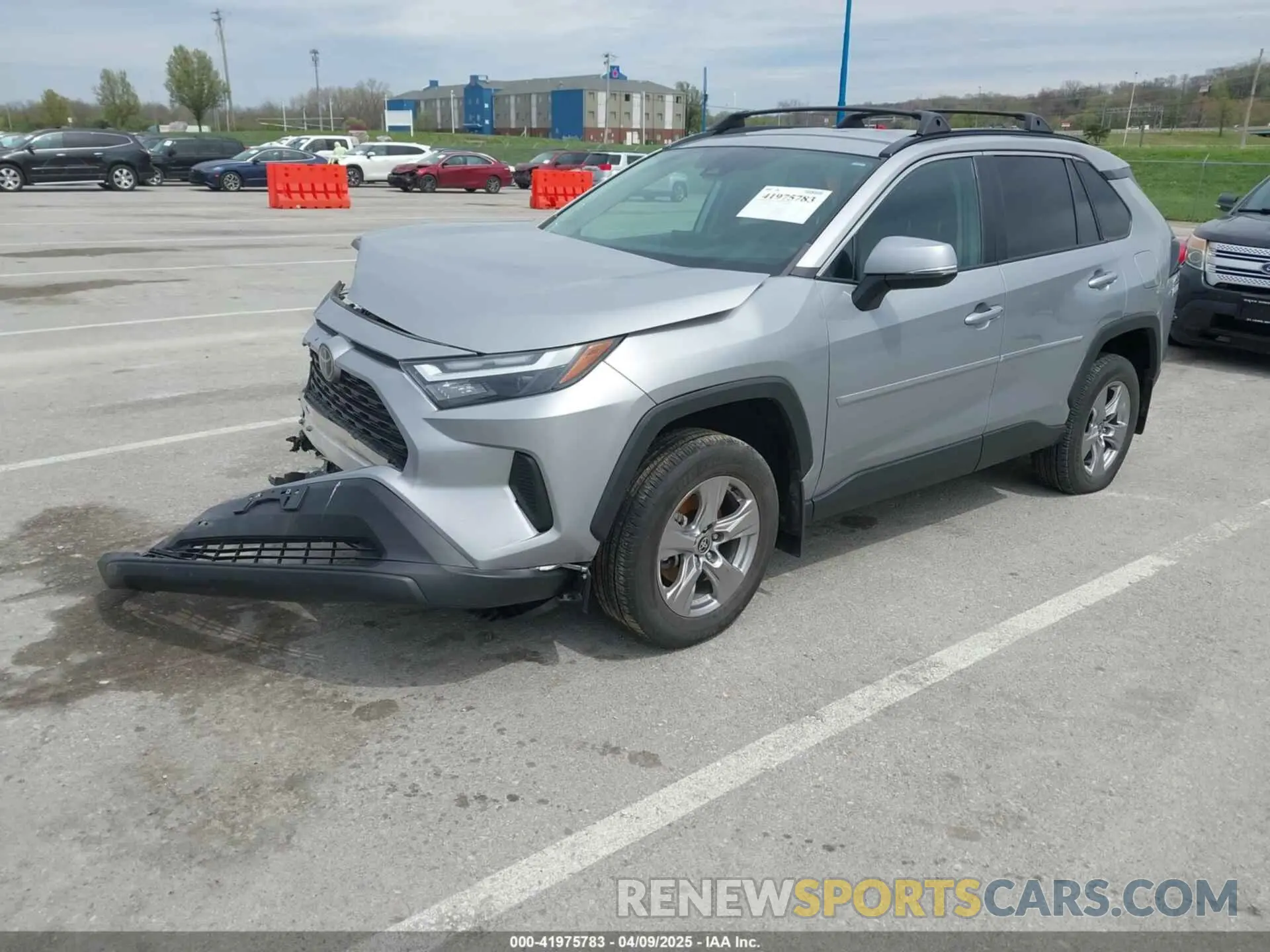 2 Photograph of a damaged car 2T3P1RFV6NC286167 TOYOTA RAV4 2022