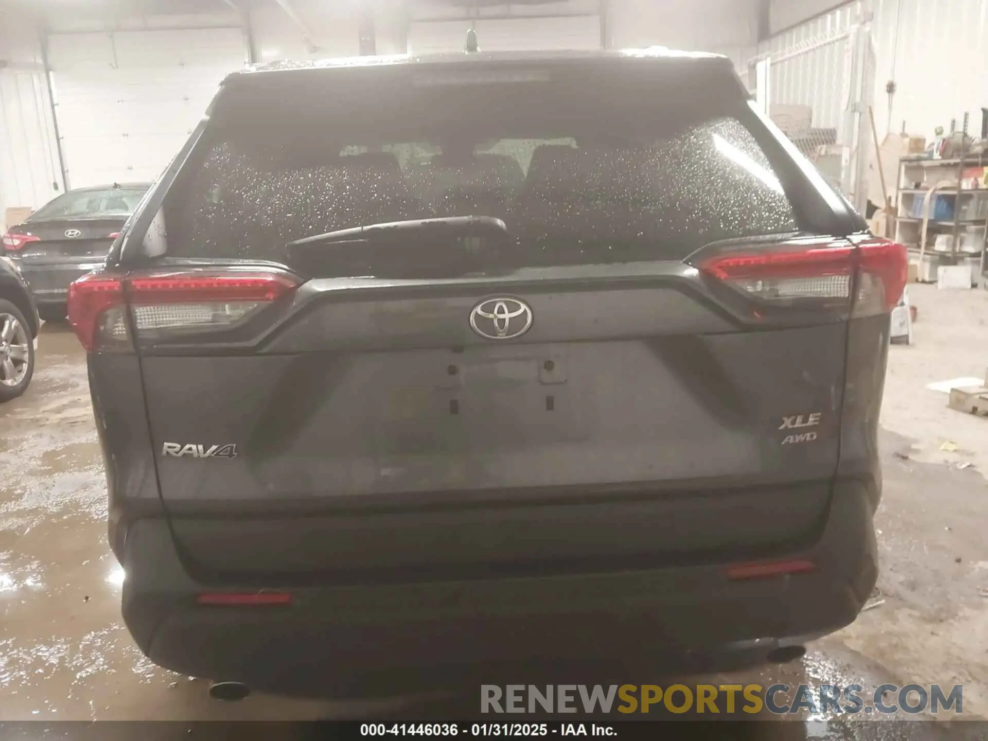17 Photograph of a damaged car 2T3P1RFV6NC322178 TOYOTA RAV4 2022