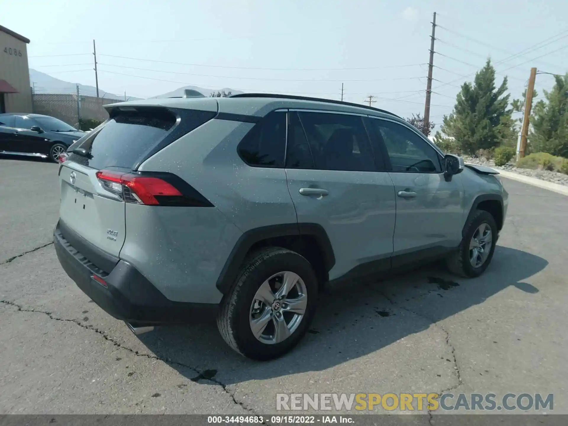 4 Photograph of a damaged car 2T3P1RFV6NW270808 TOYOTA RAV4 2022