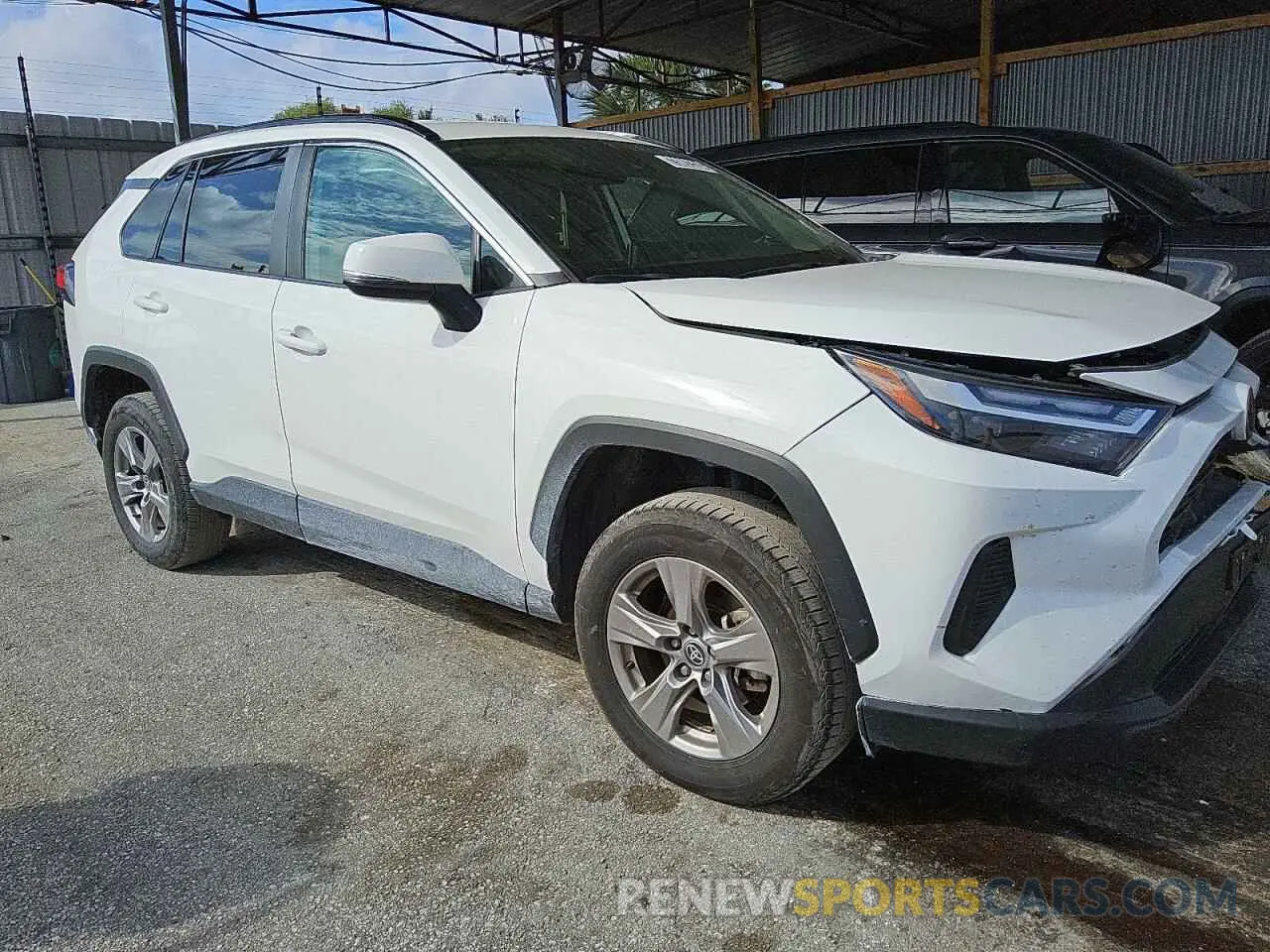 4 Photograph of a damaged car 2T3P1RFV6NW299175 TOYOTA RAV4 2022