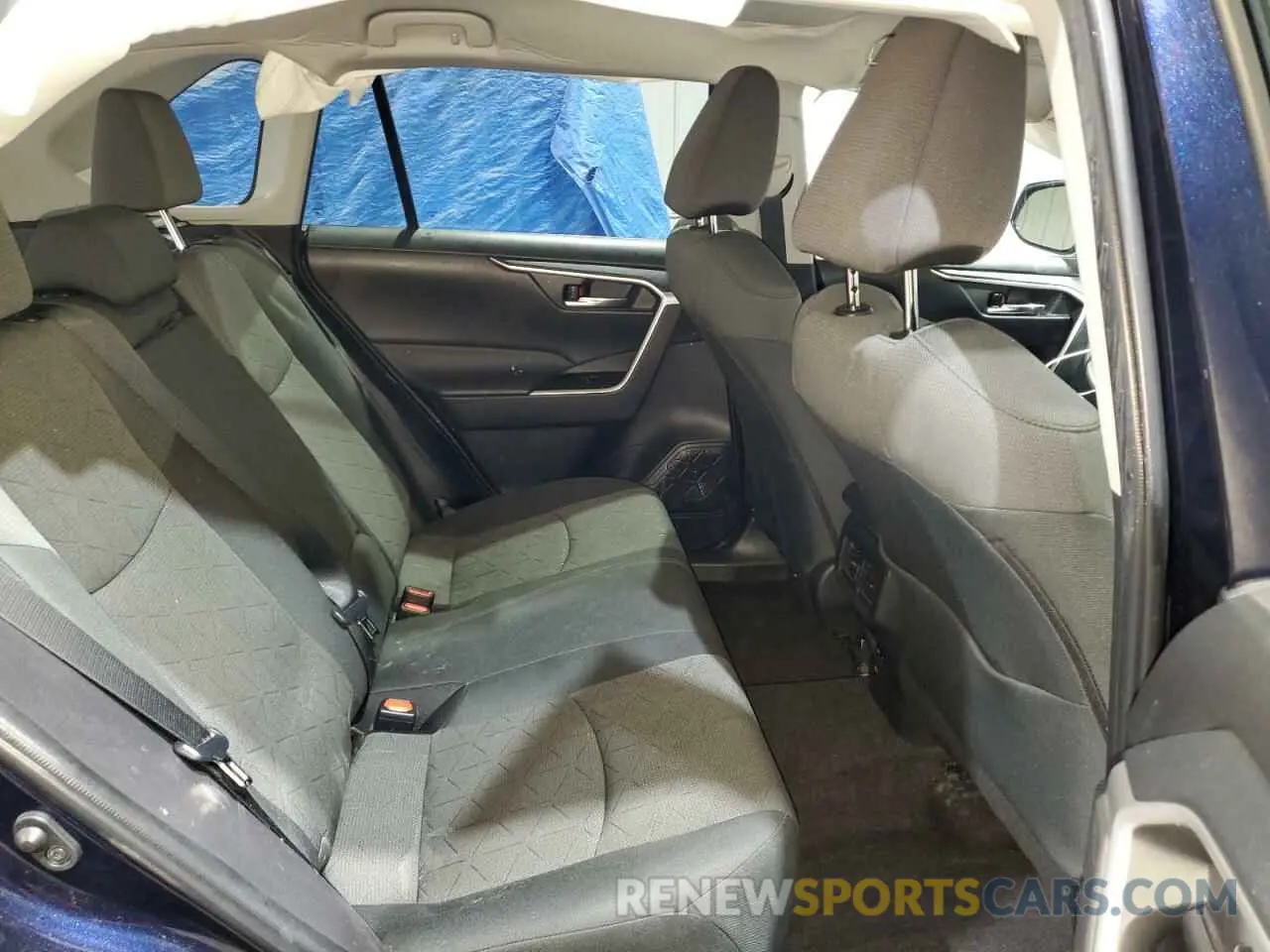 11 Photograph of a damaged car 2T3P1RFV6NW304181 TOYOTA RAV4 2022