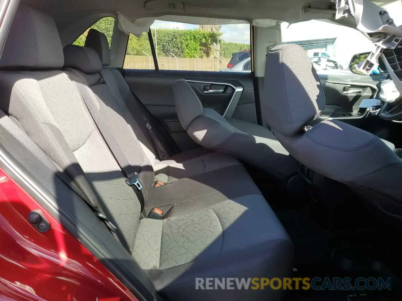 11 Photograph of a damaged car 2T3P1RFV6NW309316 TOYOTA RAV4 2022