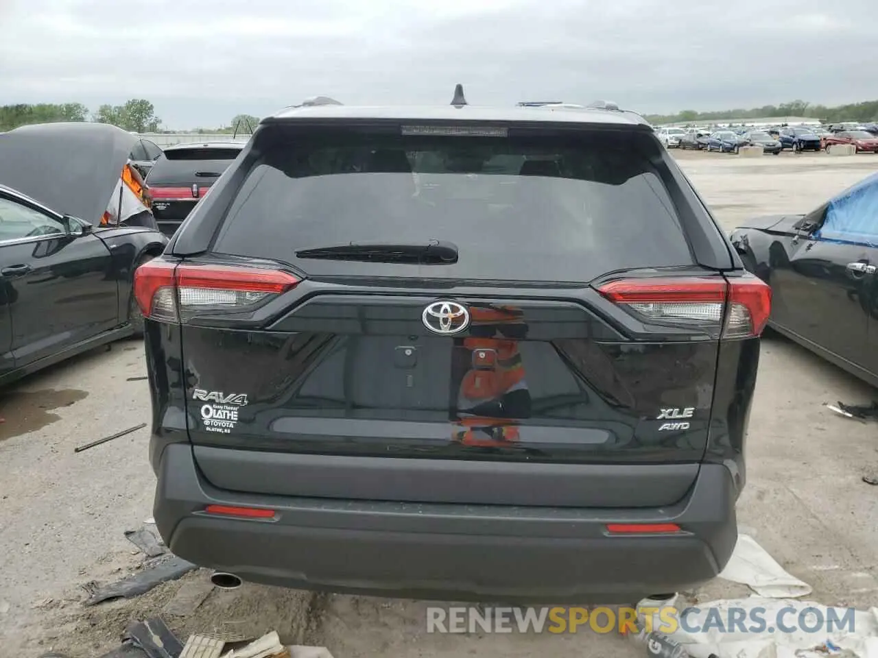 6 Photograph of a damaged car 2T3P1RFV7NC274805 TOYOTA RAV4 2022