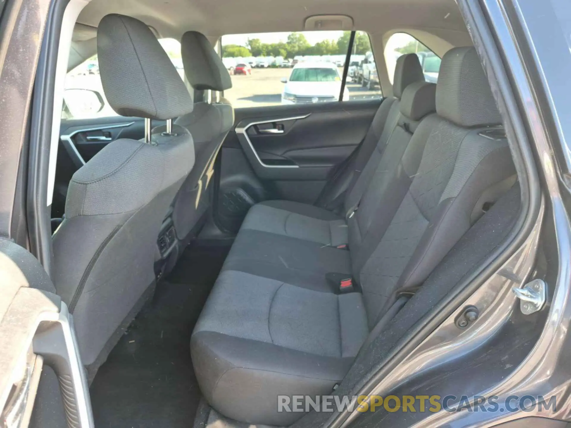 19 Photograph of a damaged car 2T3P1RFV7NC281592 TOYOTA RAV4 2022