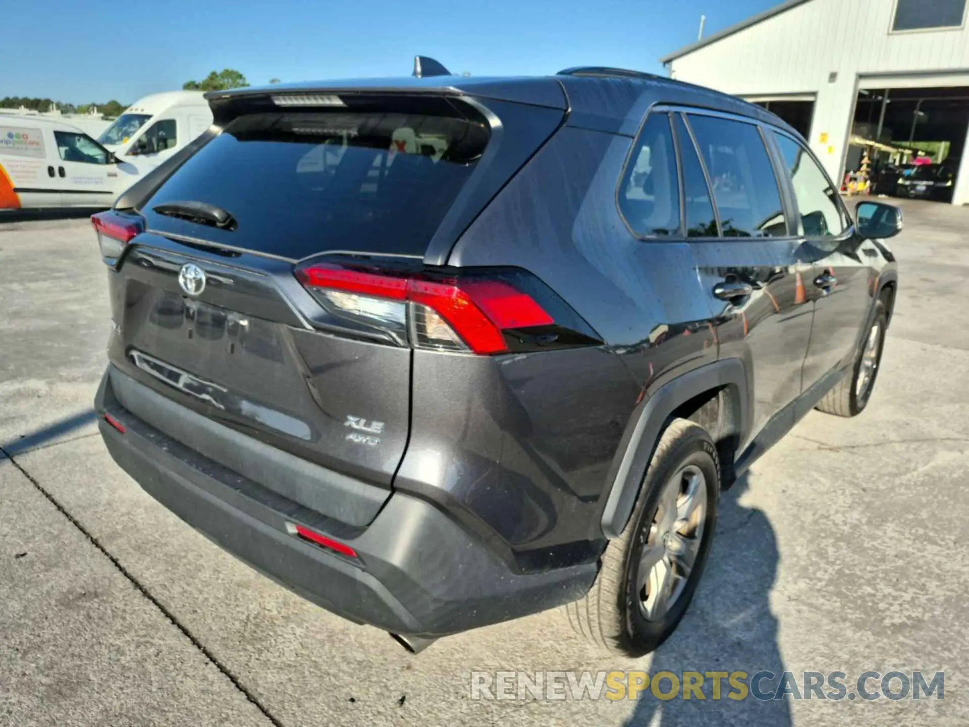 21 Photograph of a damaged car 2T3P1RFV7NC281592 TOYOTA RAV4 2022