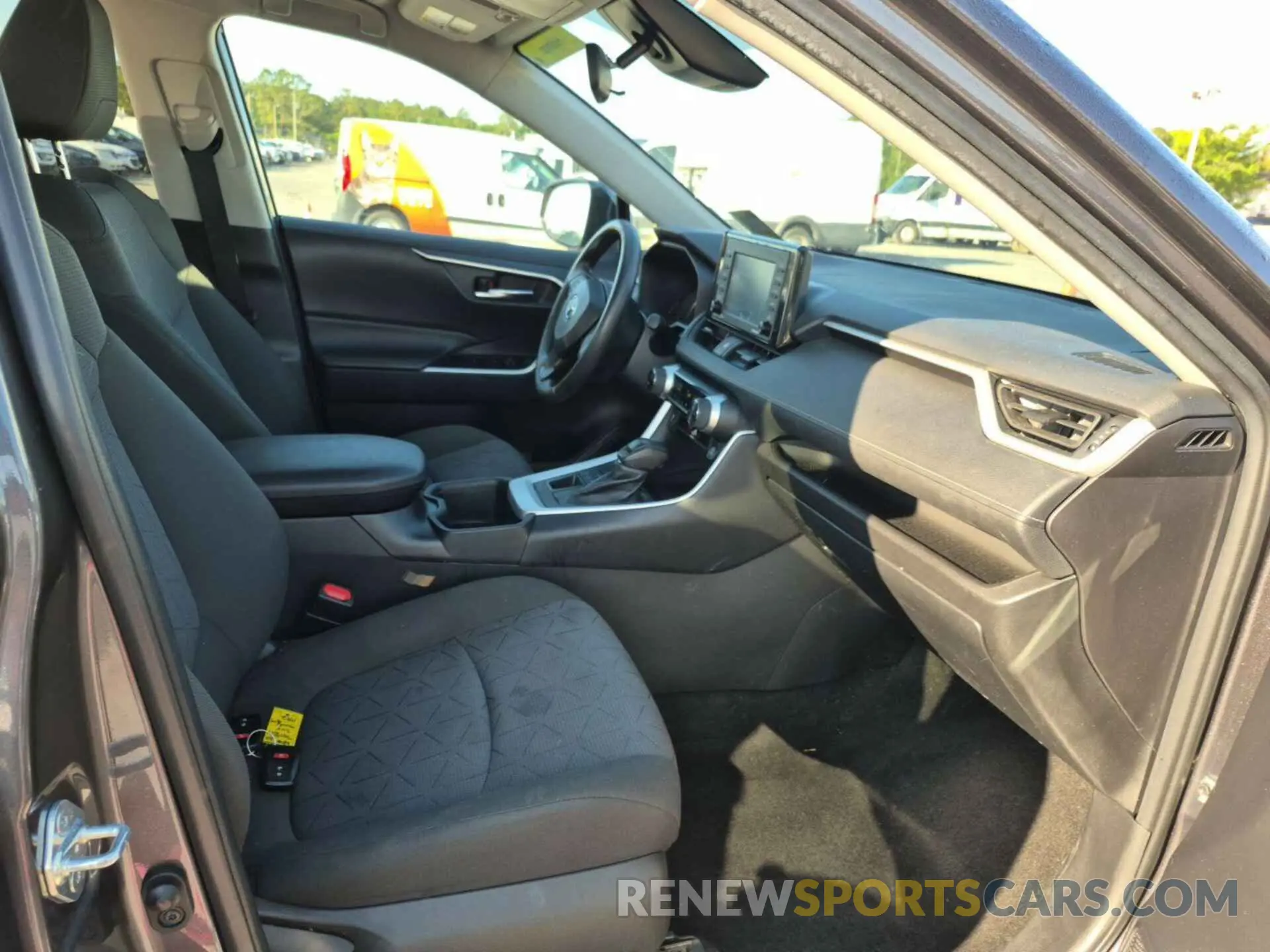 26 Photograph of a damaged car 2T3P1RFV7NC281592 TOYOTA RAV4 2022