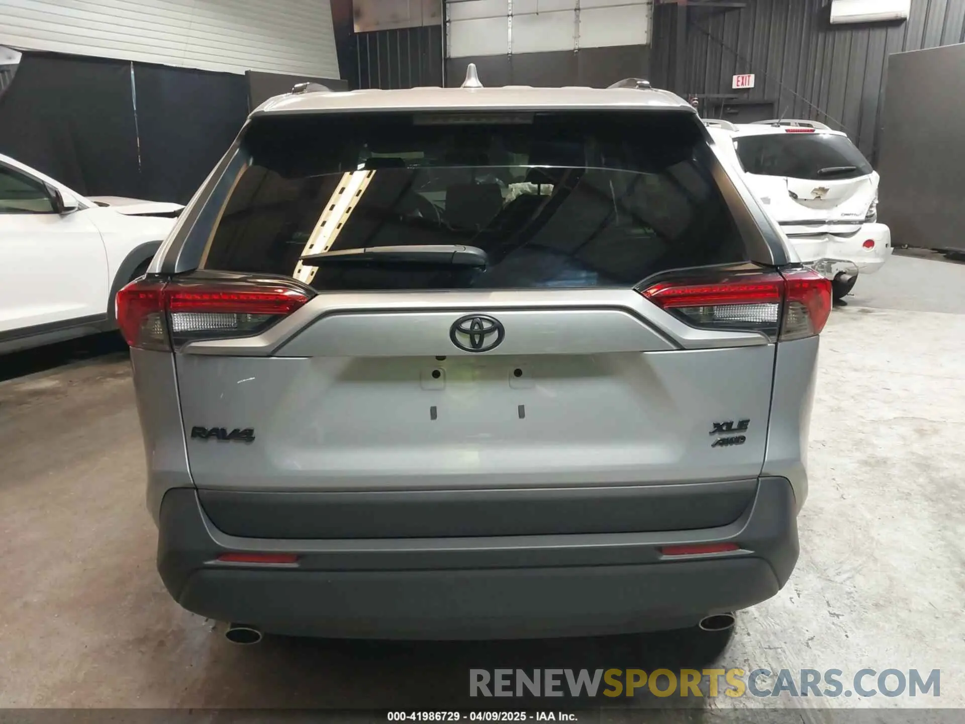 16 Photograph of a damaged car 2T3P1RFV7NW271885 TOYOTA RAV4 2022