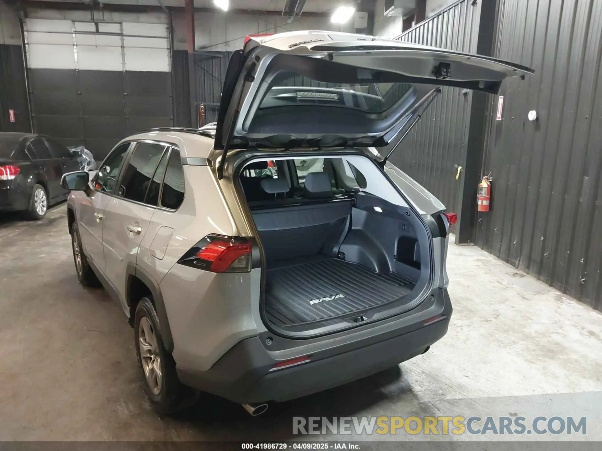 3 Photograph of a damaged car 2T3P1RFV7NW271885 TOYOTA RAV4 2022
