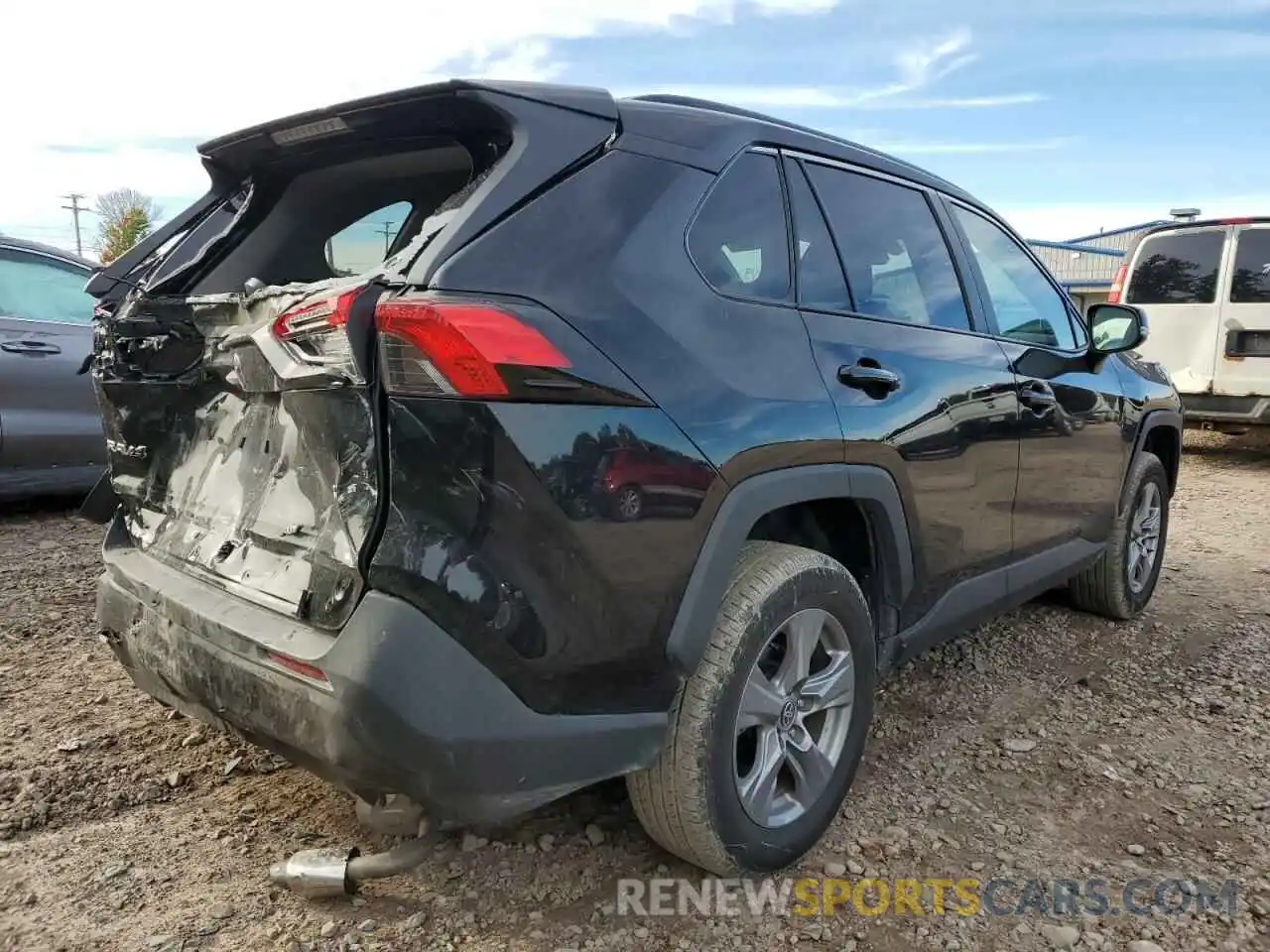 4 Photograph of a damaged car 2T3P1RFV8NC259097 TOYOTA RAV4 2022