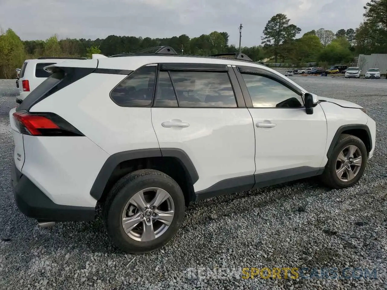 3 Photograph of a damaged car 2T3P1RFV8NC265479 TOYOTA RAV4 2022