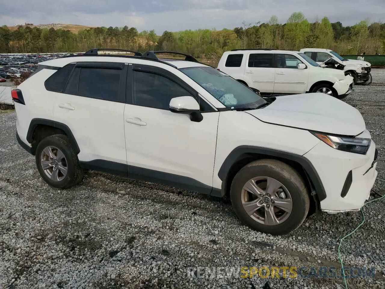 4 Photograph of a damaged car 2T3P1RFV8NC265479 TOYOTA RAV4 2022