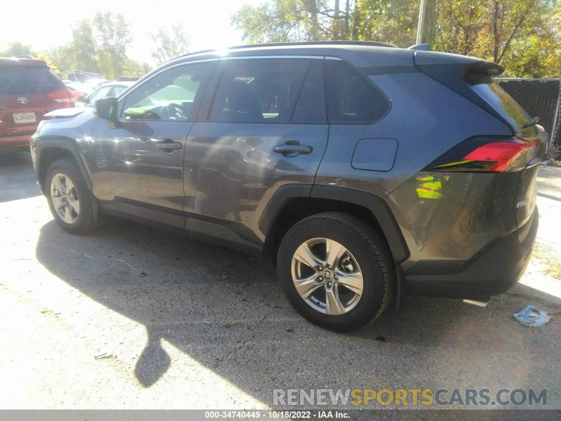 3 Photograph of a damaged car 2T3P1RFV8NC286705 TOYOTA RAV4 2022