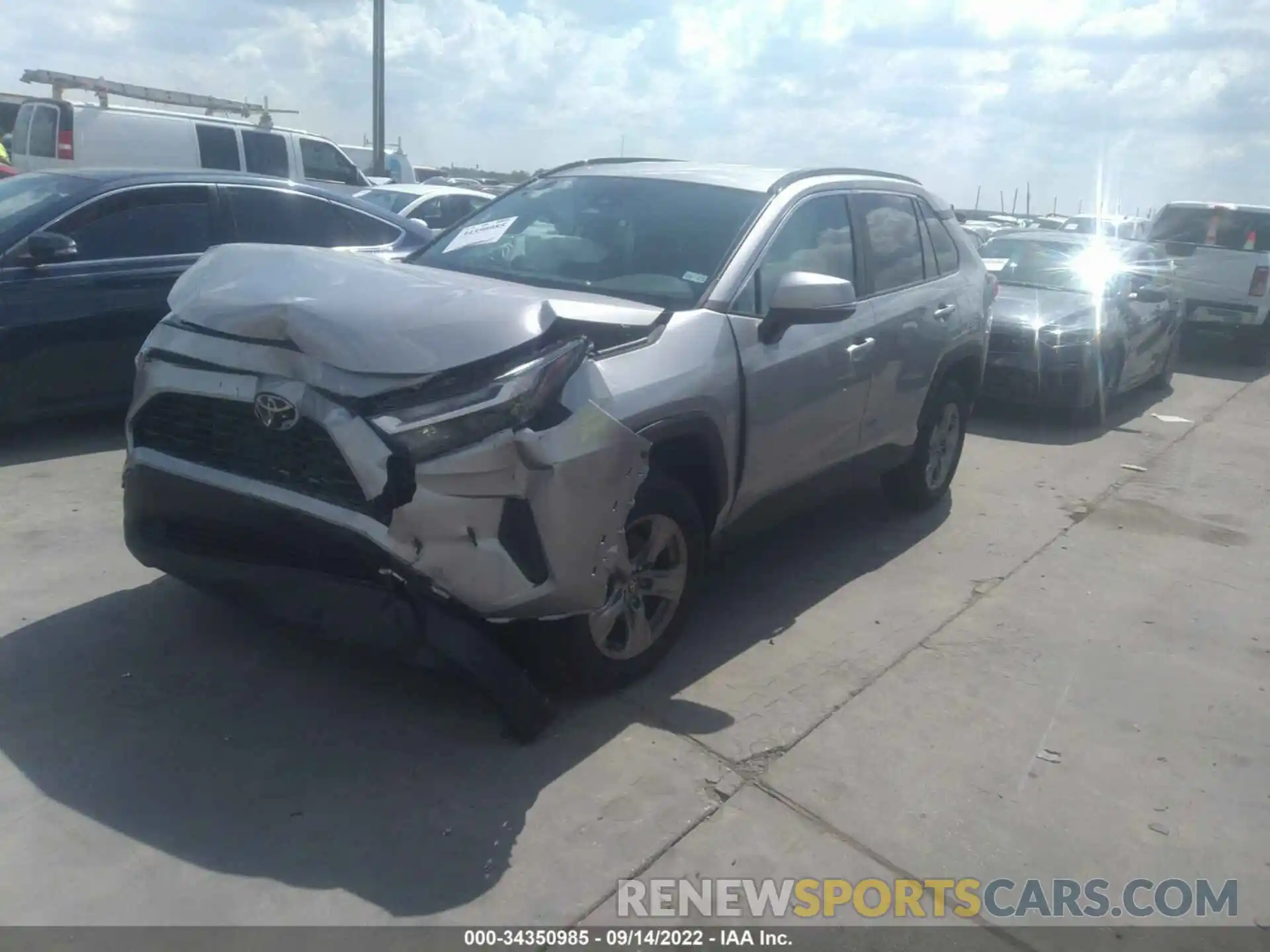 2 Photograph of a damaged car 2T3P1RFV8NC289961 TOYOTA RAV4 2022