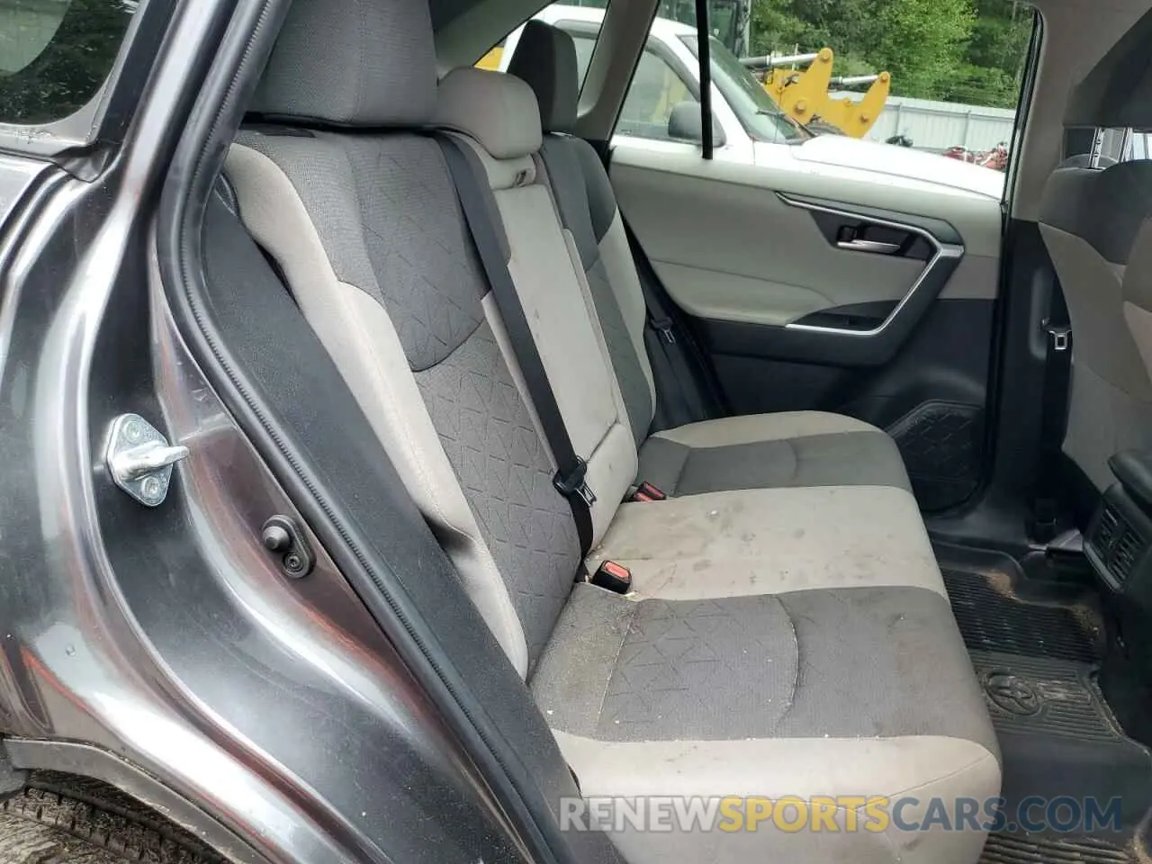 11 Photograph of a damaged car 2T3P1RFV8NC298630 TOYOTA RAV4 2022