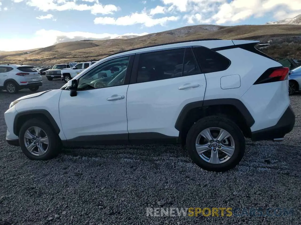 2 Photograph of a damaged car 2T3P1RFV8NW264203 TOYOTA RAV4 2022