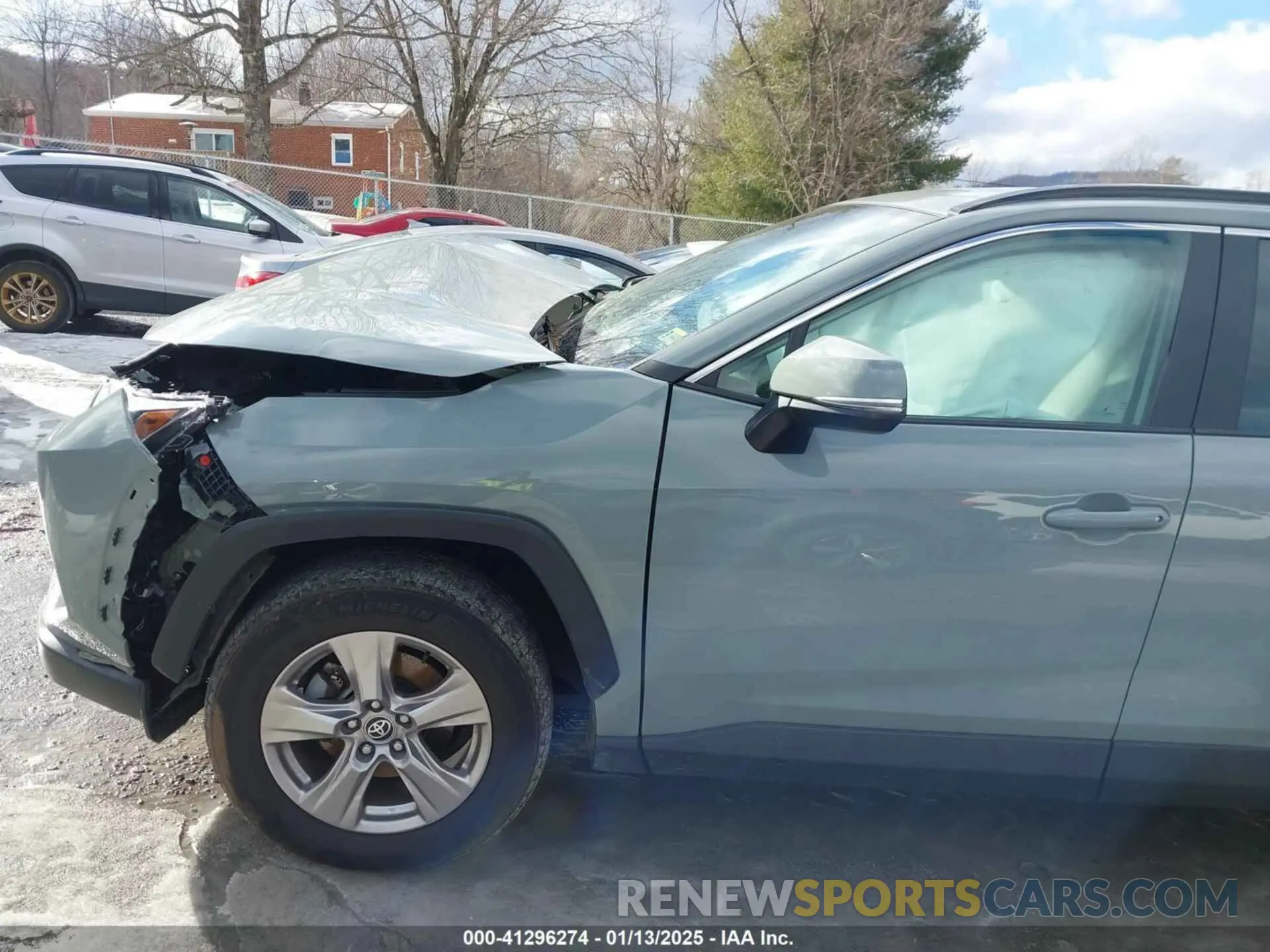 19 Photograph of a damaged car 2T3P1RFV8NW272995 TOYOTA RAV4 2022