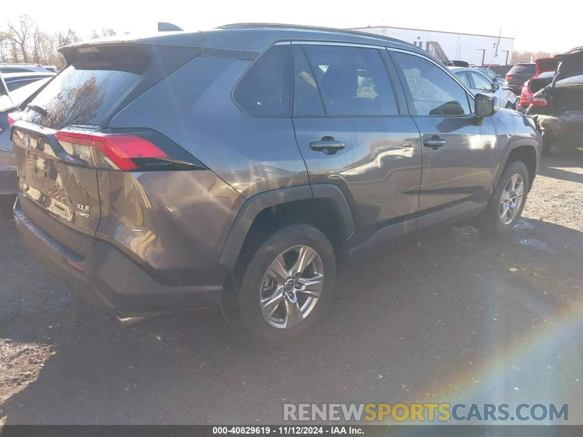 4 Photograph of a damaged car 2T3P1RFV8NW278957 TOYOTA RAV4 2022