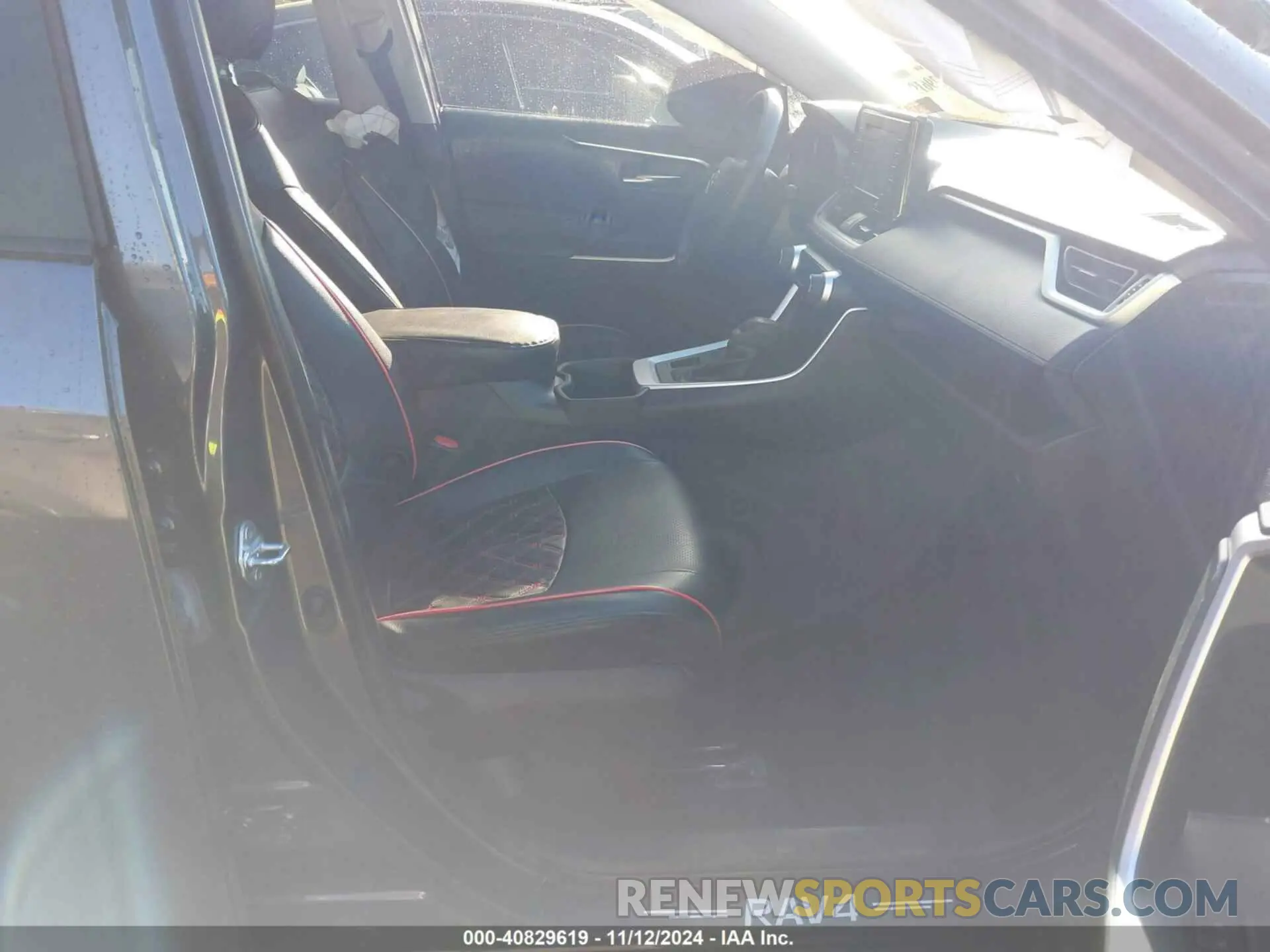 5 Photograph of a damaged car 2T3P1RFV8NW278957 TOYOTA RAV4 2022