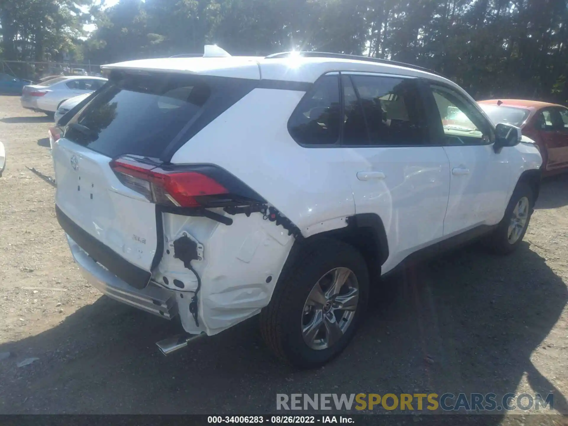 4 Photograph of a damaged car 2T3P1RFV8NW290445 TOYOTA RAV4 2022