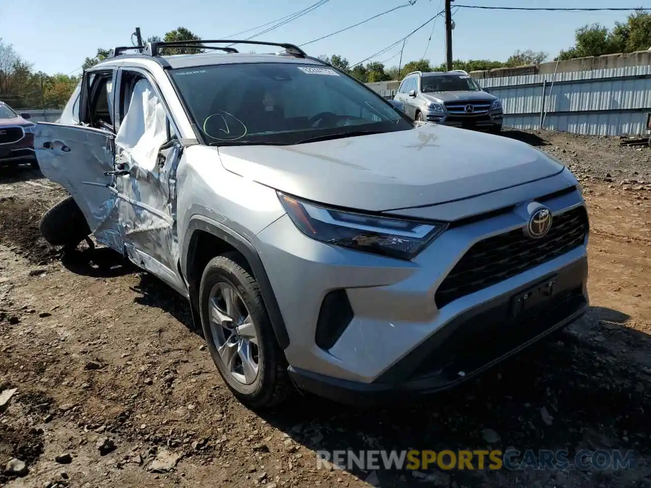 1 Photograph of a damaged car 2T3P1RFV9NW260855 TOYOTA RAV4 2022