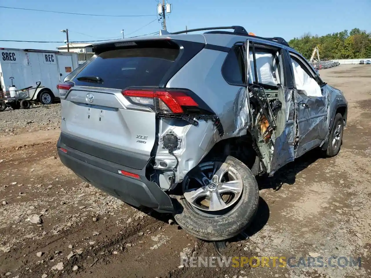 4 Photograph of a damaged car 2T3P1RFV9NW260855 TOYOTA RAV4 2022