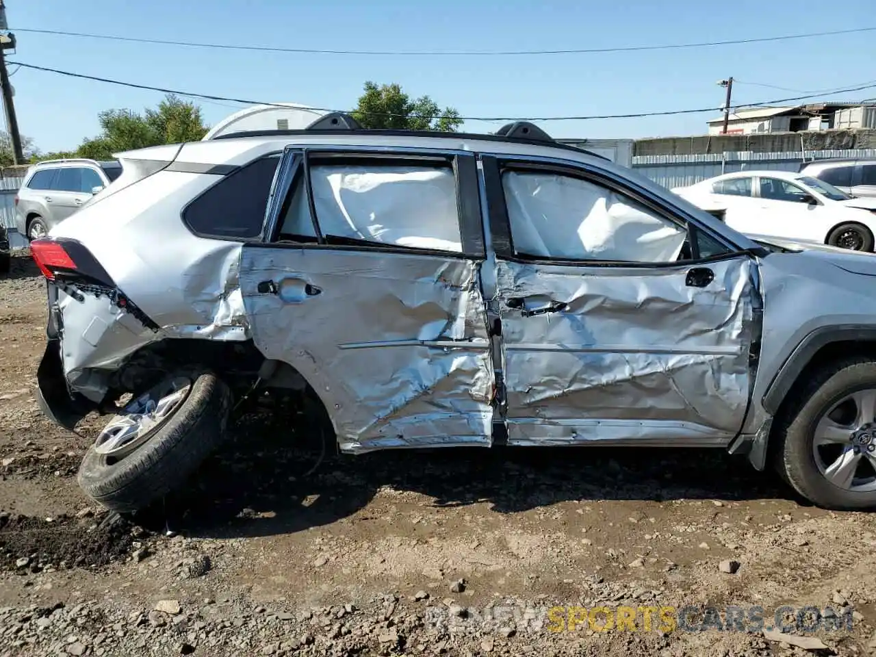 9 Photograph of a damaged car 2T3P1RFV9NW260855 TOYOTA RAV4 2022