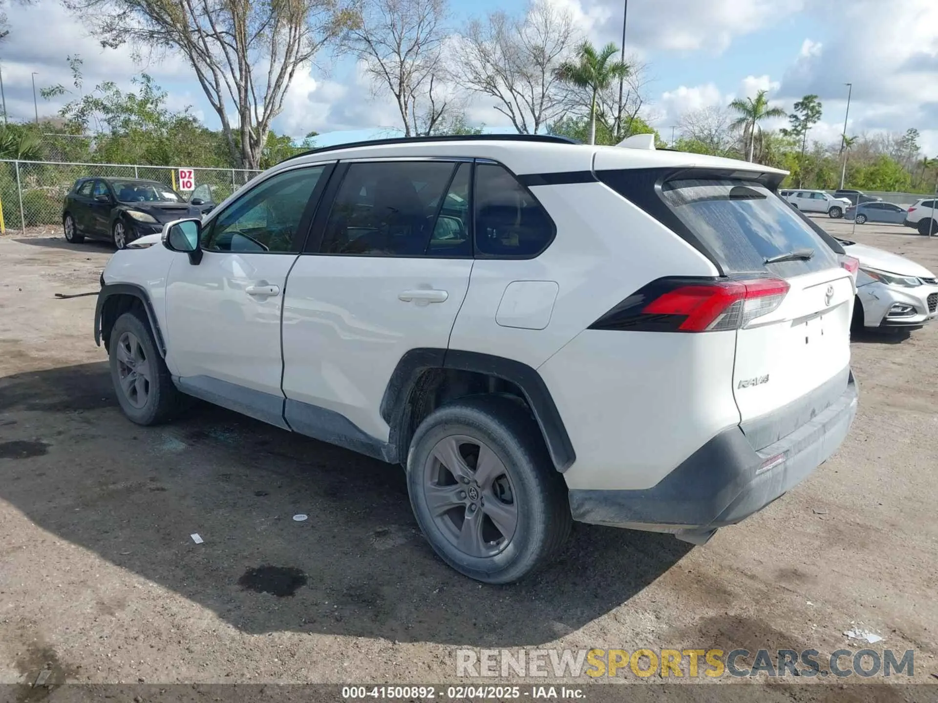 3 Photograph of a damaged car 2T3P1RFV9NW266137 TOYOTA RAV4 2022