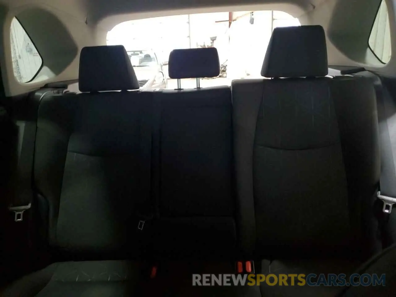 10 Photograph of a damaged car 2T3P1RFV9NW283682 TOYOTA RAV4 2022