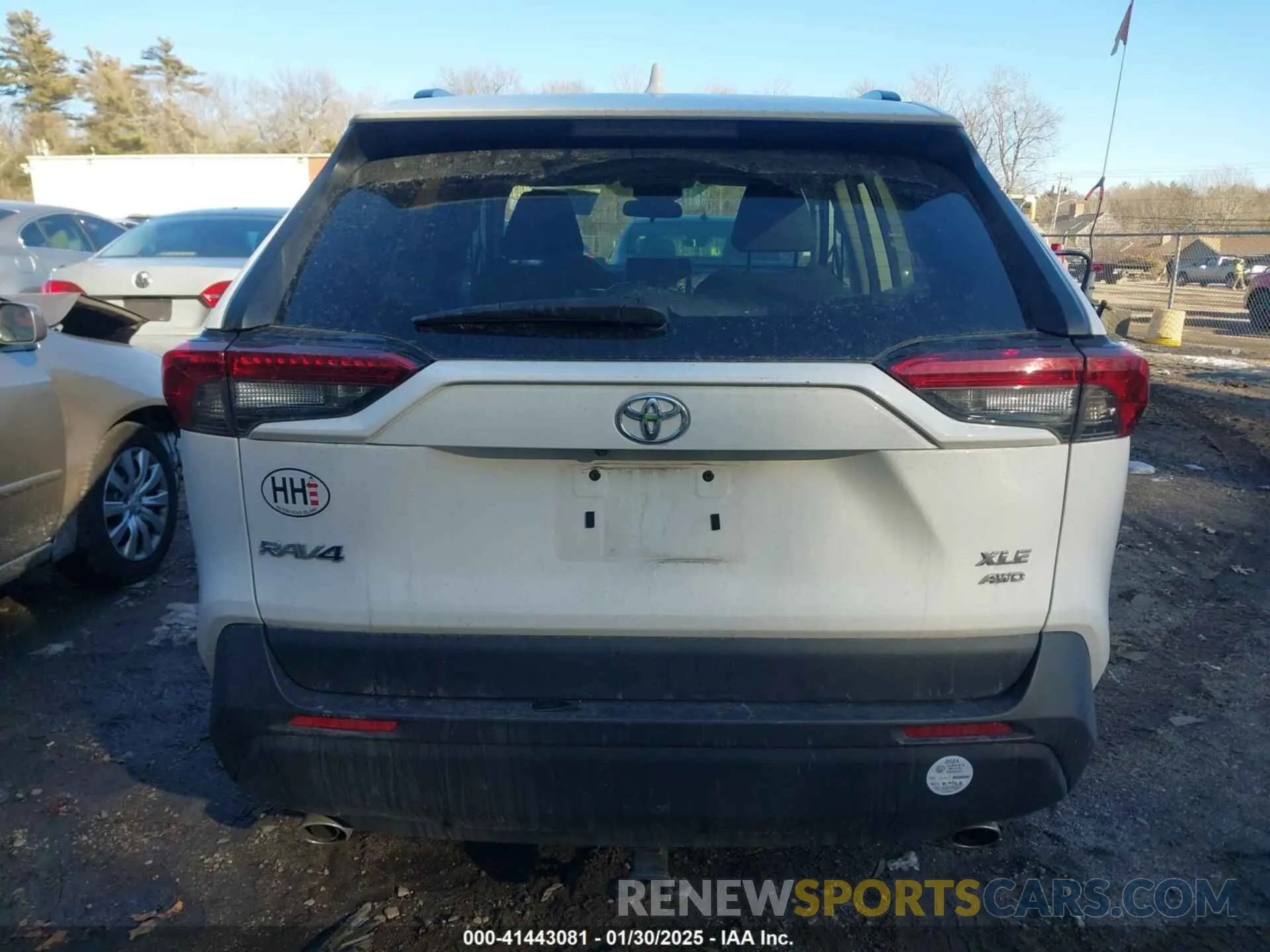 17 Photograph of a damaged car 2T3P1RFVXNC259523 TOYOTA RAV4 2022