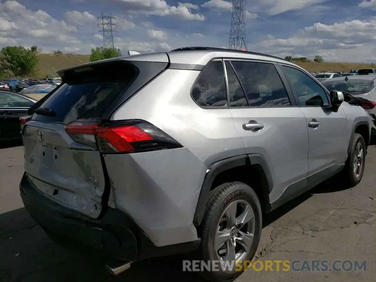 4 Photograph of a damaged car 2T3P1RFVXNC264009 TOYOTA RAV4 2022