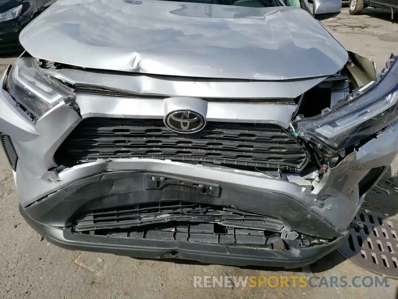 9 Photograph of a damaged car 2T3P1RFVXNC264009 TOYOTA RAV4 2022