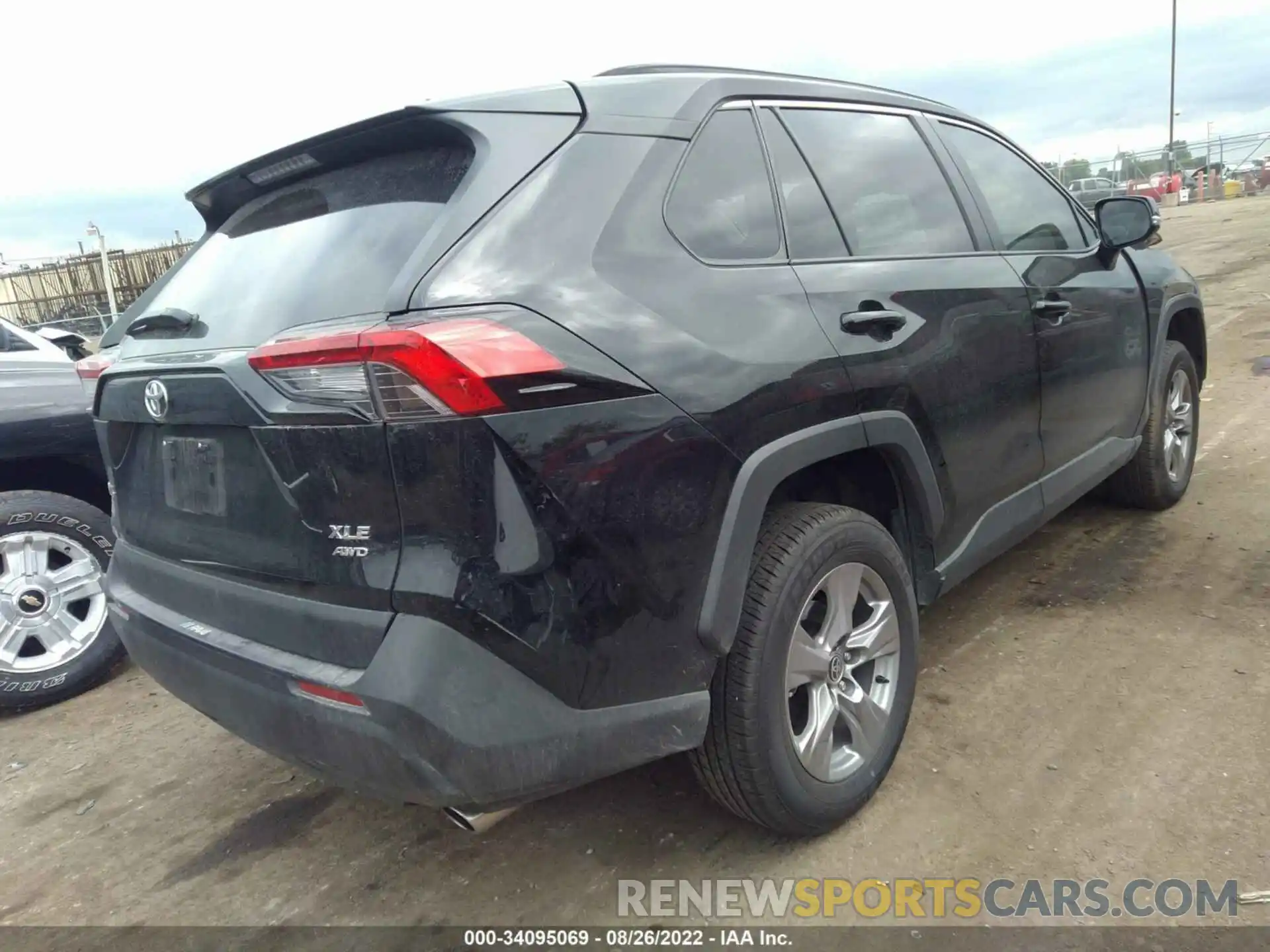 4 Photograph of a damaged car 2T3P1RFVXNC268822 TOYOTA RAV4 2022