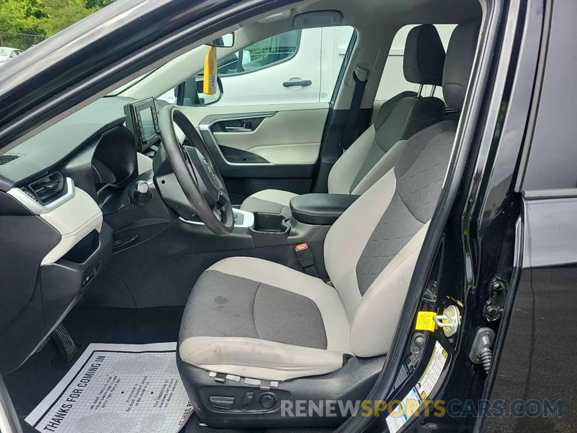 10 Photograph of a damaged car 2T3P1RFVXNC282560 TOYOTA RAV4 2022