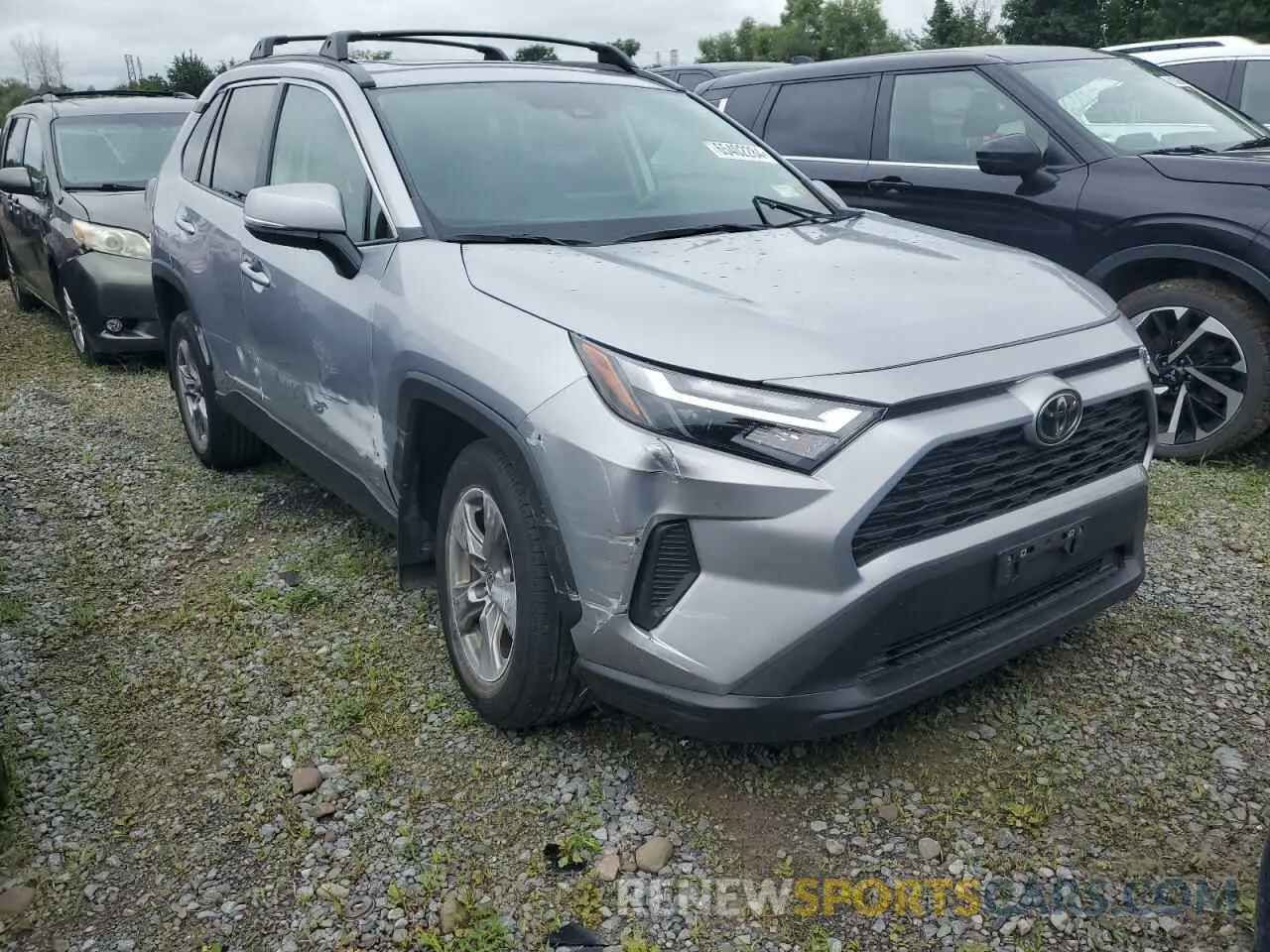 4 Photograph of a damaged car 2T3P1RFVXNC296748 TOYOTA RAV4 2022