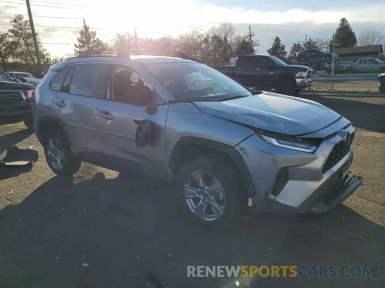 4 Photograph of a damaged car 2T3P1RFVXNC321681 TOYOTA RAV4 2022