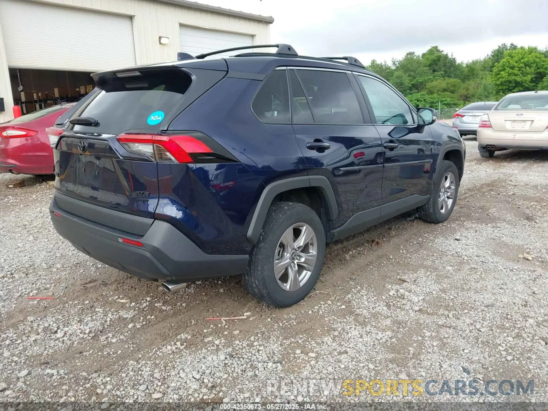 4 Photograph of a damaged car 2T3P1RFVXNW278815 TOYOTA RAV4 2022
