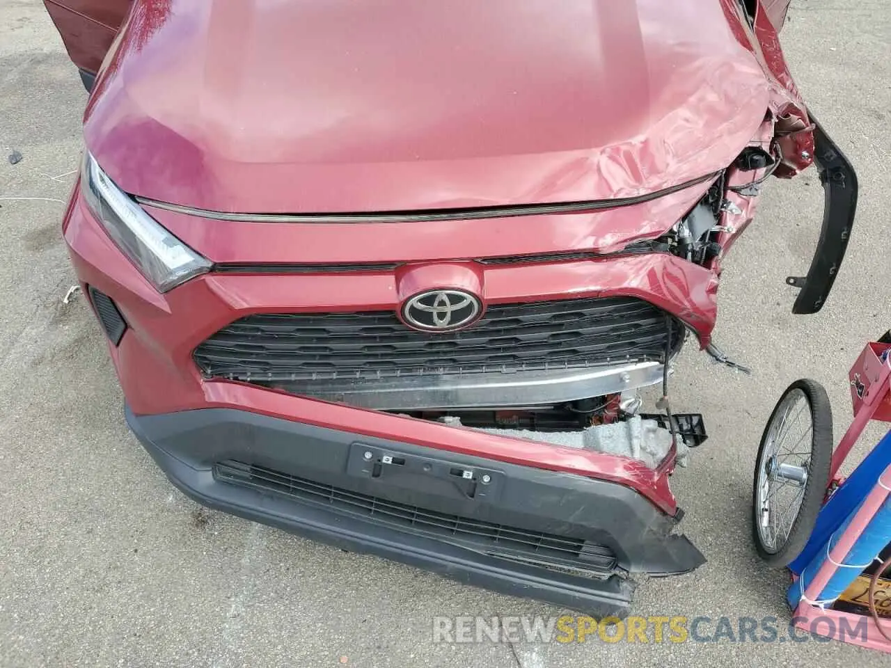 12 Photograph of a damaged car 2T3P1RFVXNW323140 TOYOTA RAV4 2022