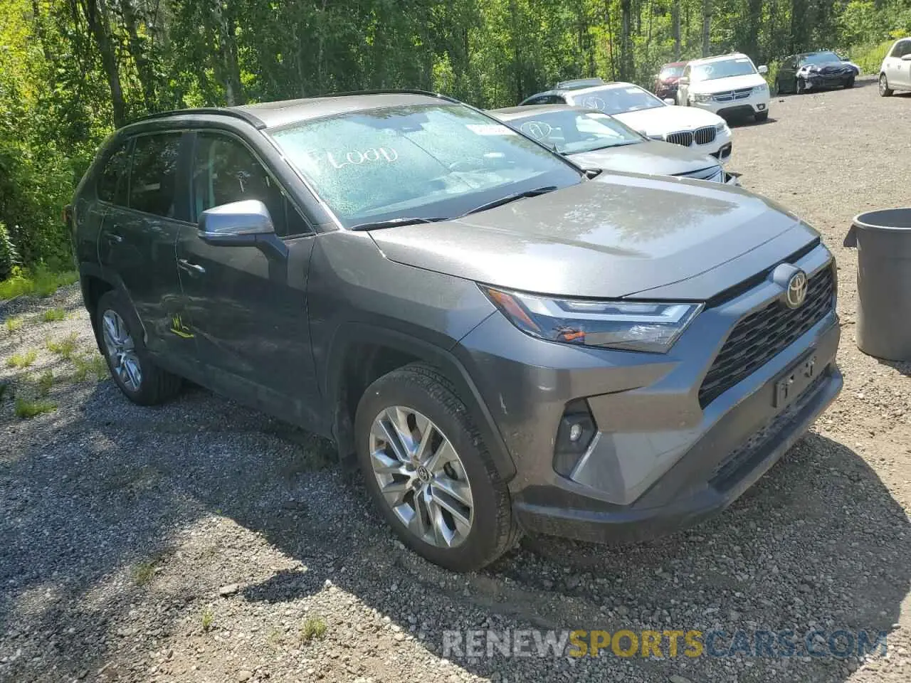 4 Photograph of a damaged car 2T3R1RFV2NC296834 TOYOTA RAV4 2022